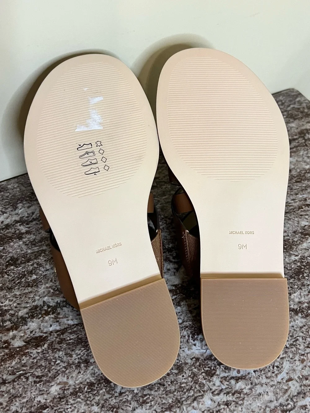 Nora Thong Sandal color Luggage size 9